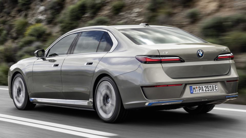 ب‌ام‌و i7 سری 7 برقی مدل 2023