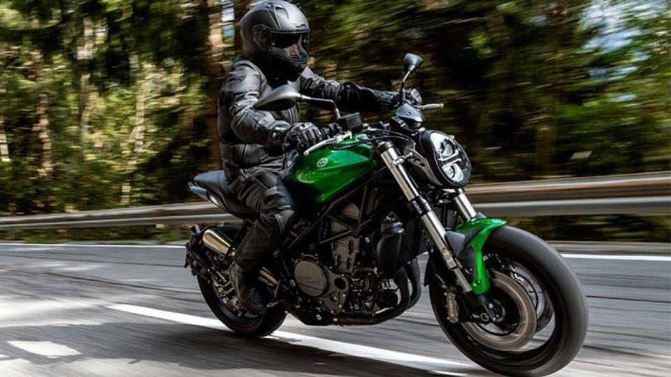 موتورسیکلت بنلی 752S