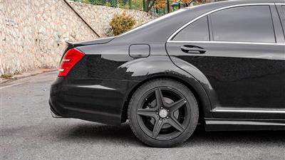 طراحی نمای کنار و قوس گلگیرهای مرسدس‌بنز S350