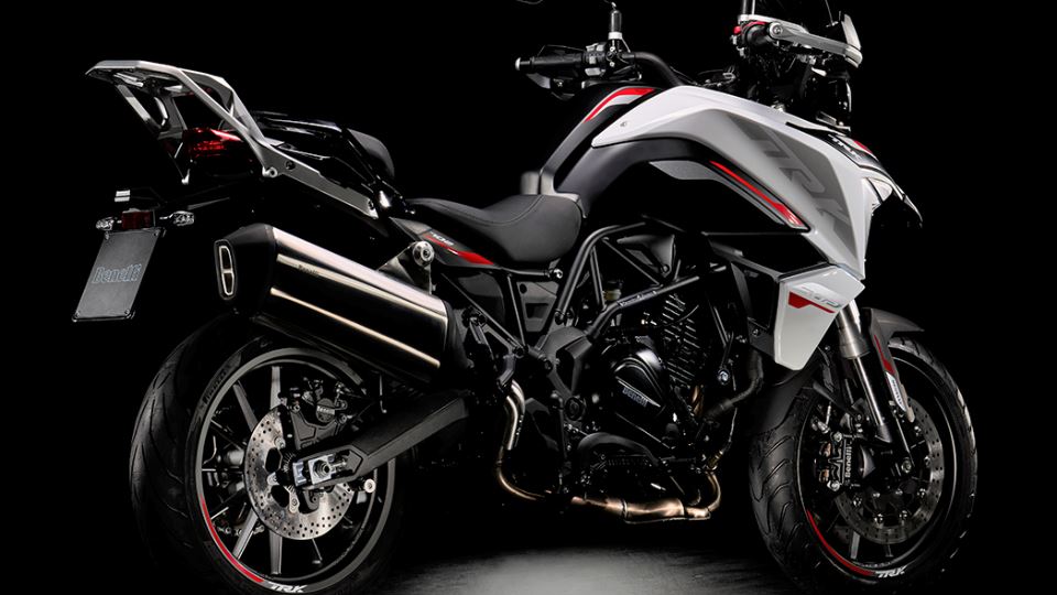 موتورسیکلت بنلی TRK 702