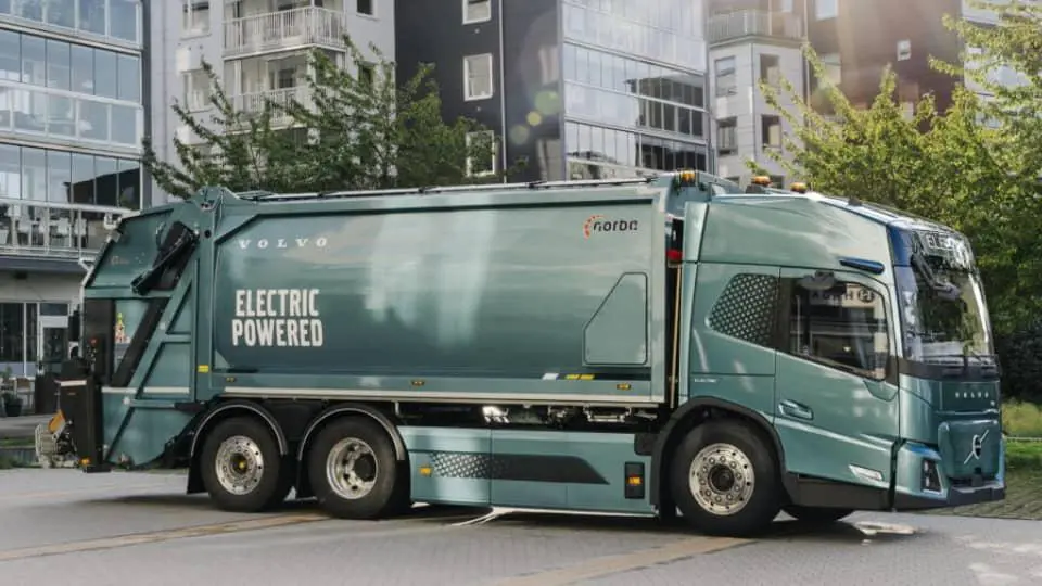 کاميون برقي ولوو FM Low Entry