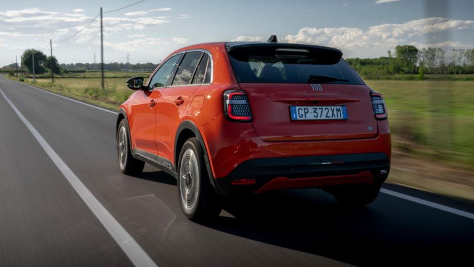 2024 فیات 600 پلاگین هیبرید