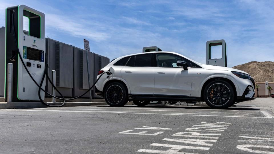 2024 مرسدس AMG EQE SUV