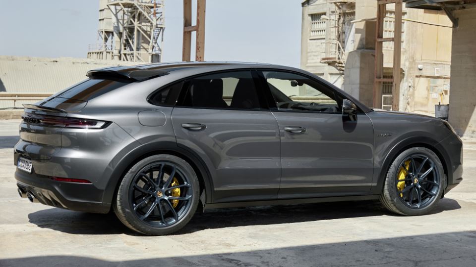 2024 پورشه کاین E پلاگین هیبرید