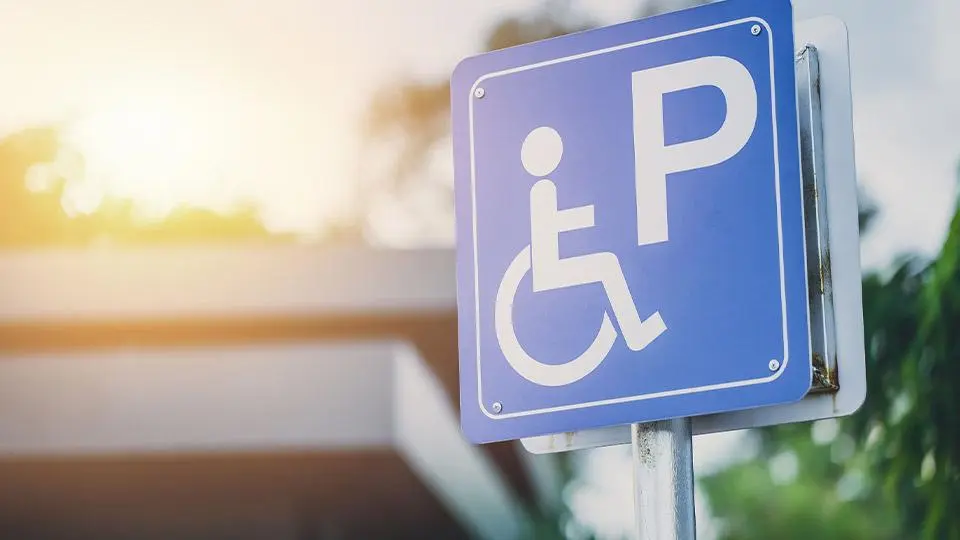 جريمه پارک خودرو در محل پارک معلولين