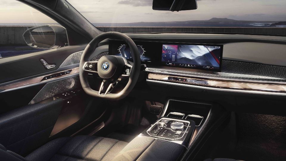 ب‌ام‌و i7 M70 xDrive