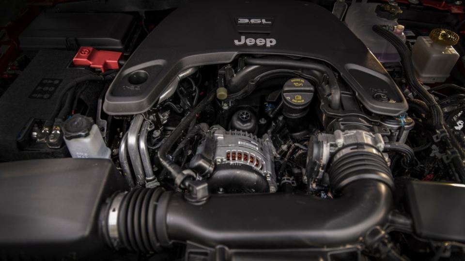 جیپ گلادیاتور نایت هاوک 2024