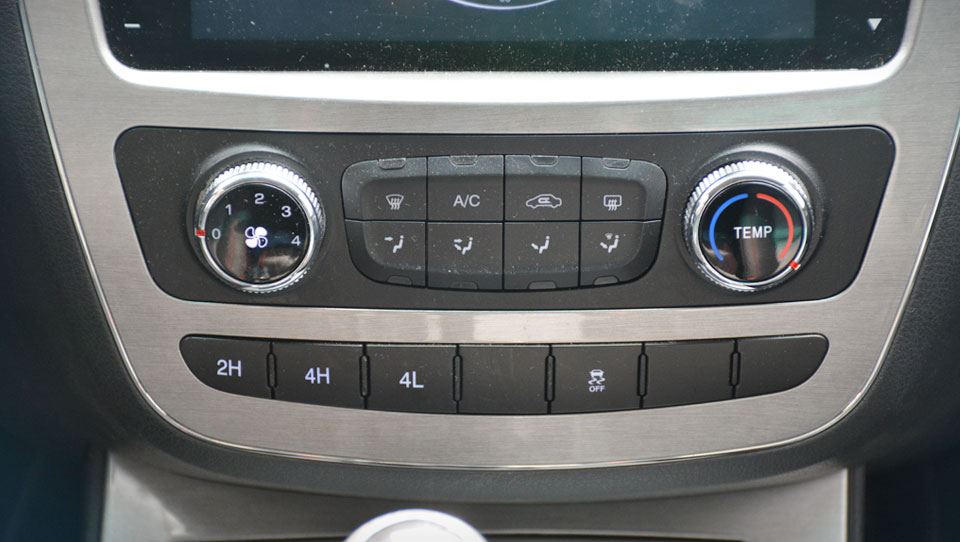 آپشن ها و امکانات کی ام سی T8