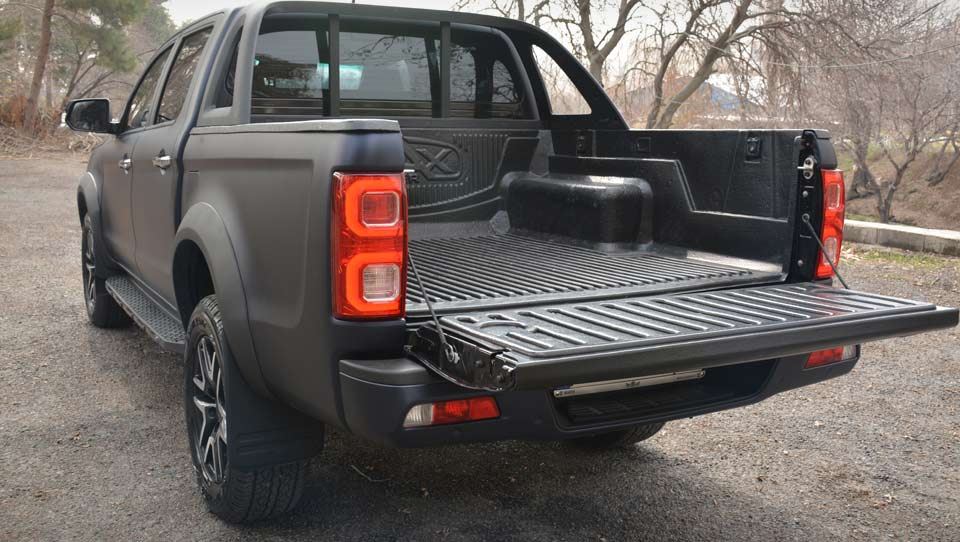 فضای بار کی ام سی T8