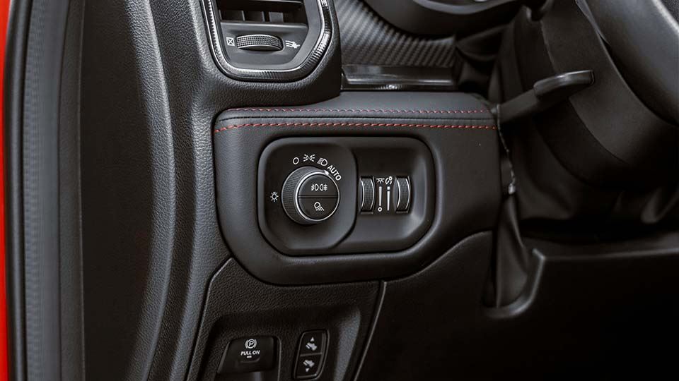 گذر موقت دوج Ram 1500 TRX مدل 2023