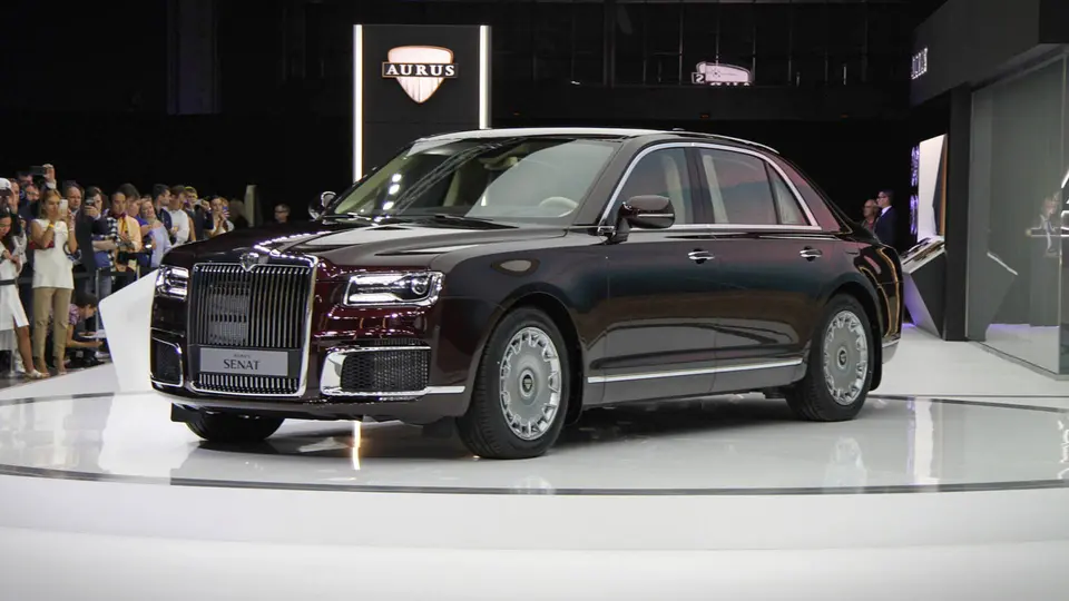 آئوروس سنات