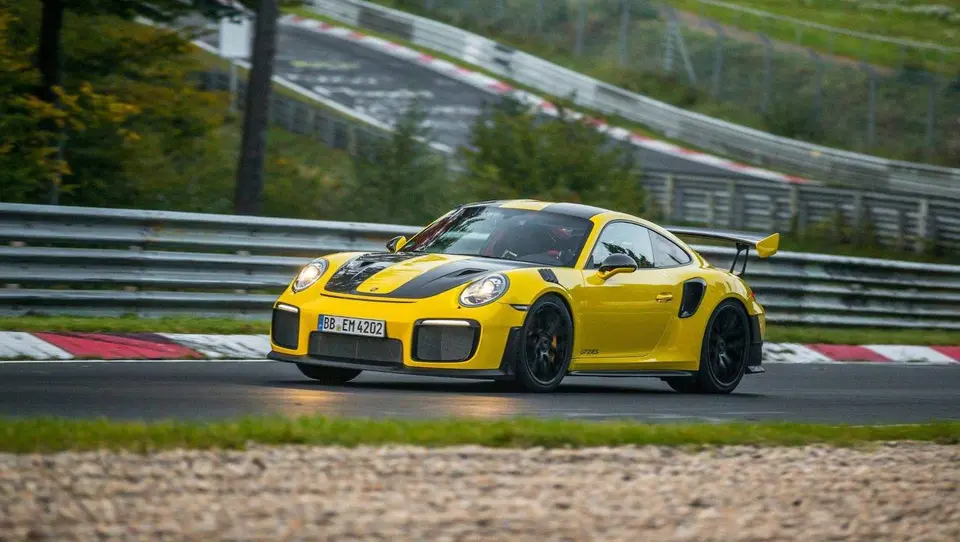 پورشه 911GT2 RS