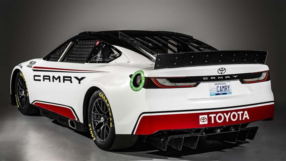 تویوتا کمری در نسکار 2024