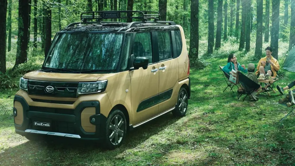 دايهاتسو تانتو Fun Cross