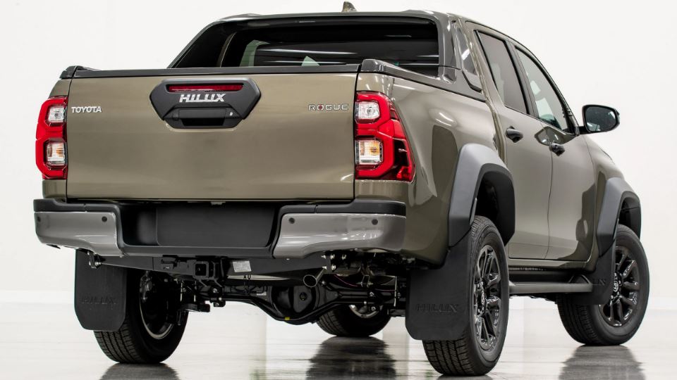 تویوتا هایلوکس روگ Toyota Hilux Rogue