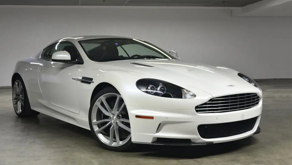 آستون‌مارتین DBS جدید