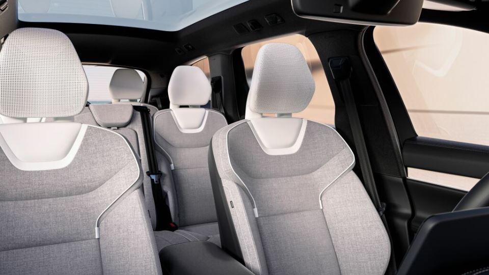 شاسی بلند برقی ولوو EXC90