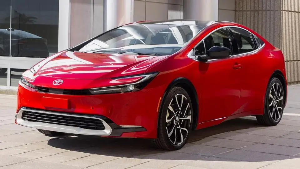 تويوتا پريوس خودروي برتر 2024