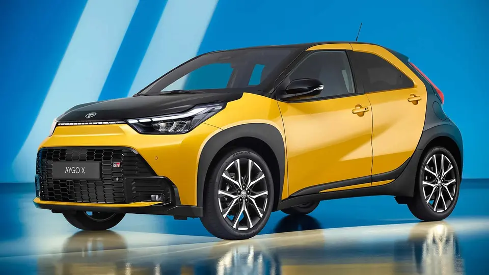 2025 تويوتا آيگو X