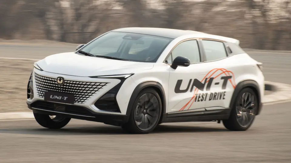 بررسي چانگان يوني تي آرينا درايو (Changan UNI-T)