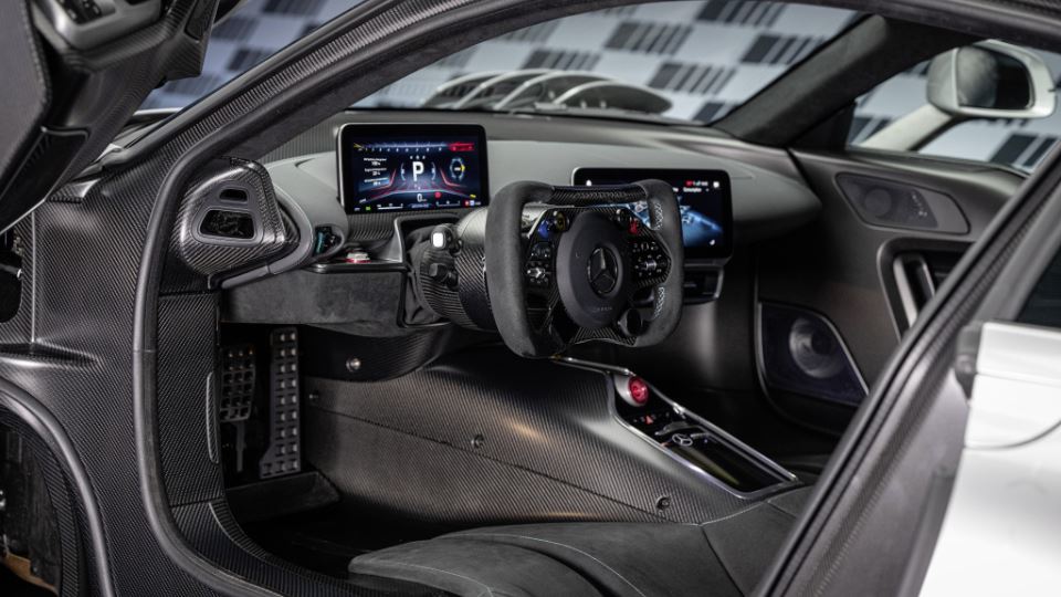 مرسدس-آام‌گ وان