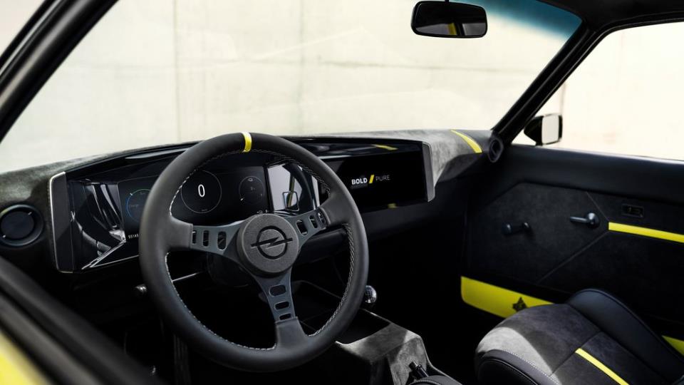 اپل مانتا GSe ElektroMOD کوپه کلاسیک برقی