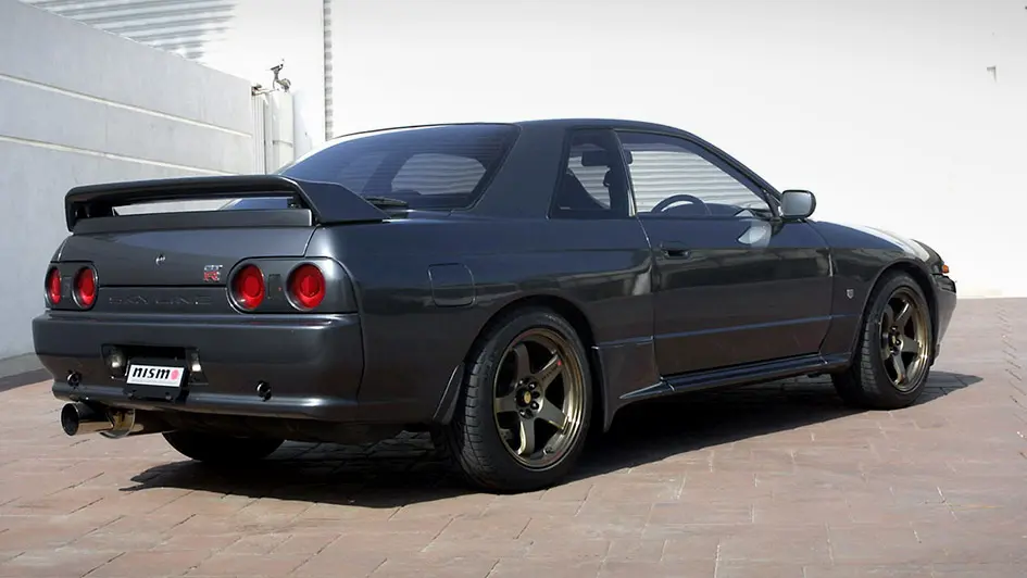 نیسمو دستی به سر و گوش