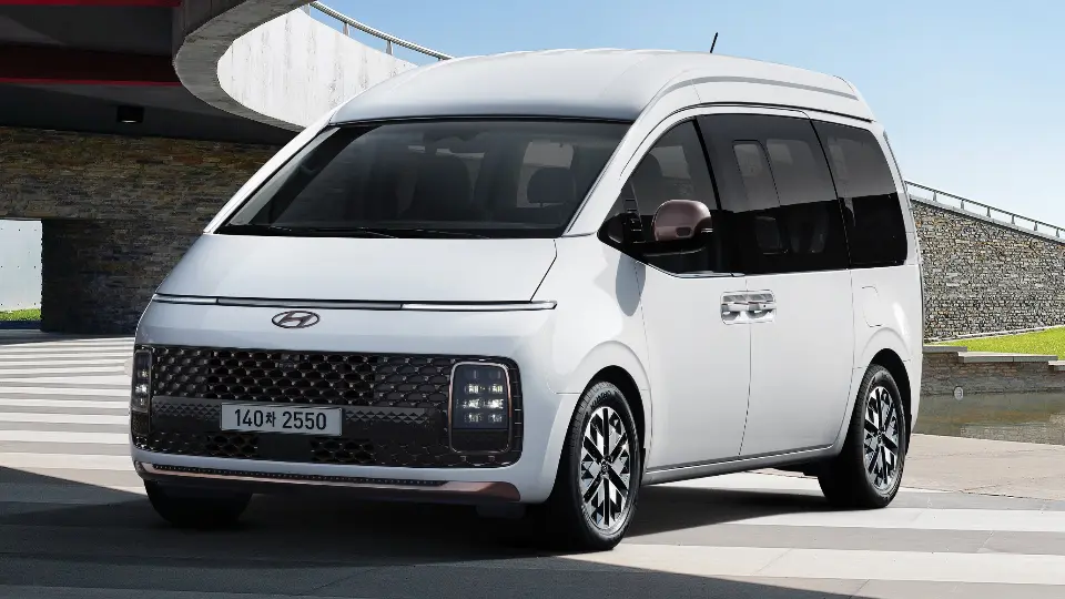 هيونداي استاريا لانژ ليموزين