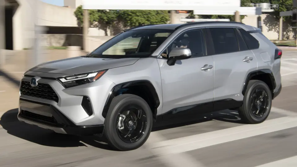 تويوتا رافور پرفروشترين خودروي جهان در 2022