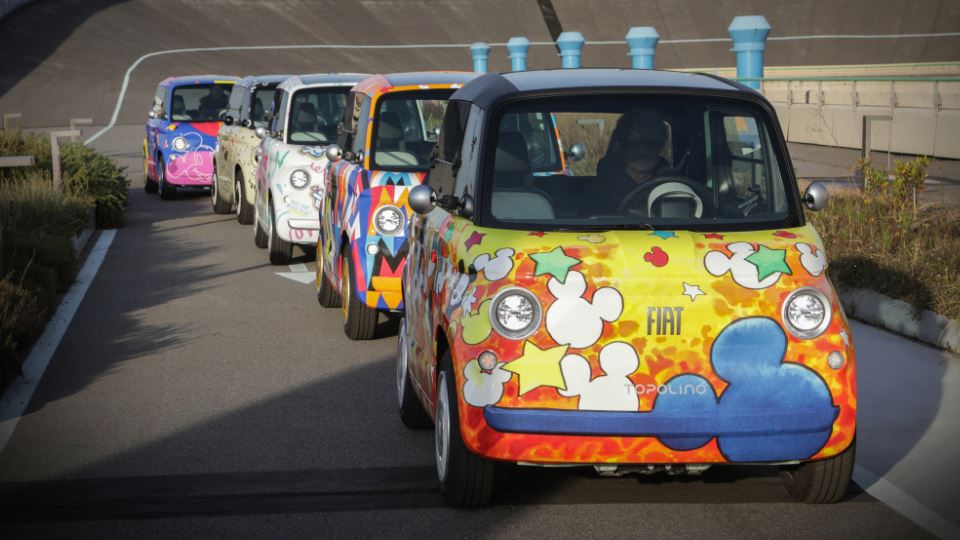 فیات توپولینو با تزئینات میکی موس