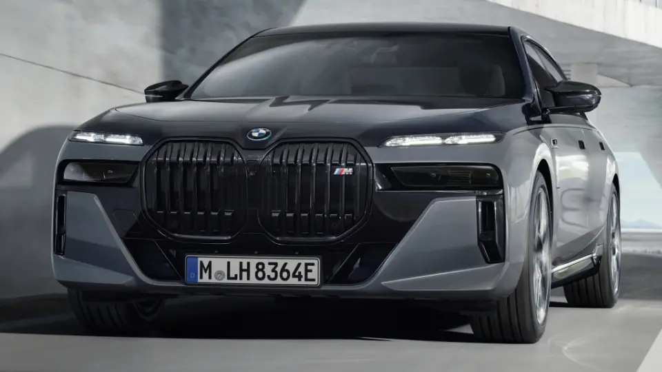 بامو M760e xDrive