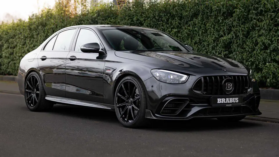 مرسدس-آامگ E63 برابوس 900