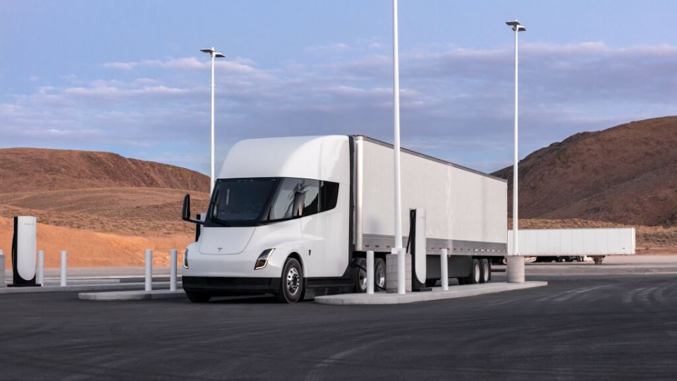 کامیون برقی Tesla Semi تسلا سمی