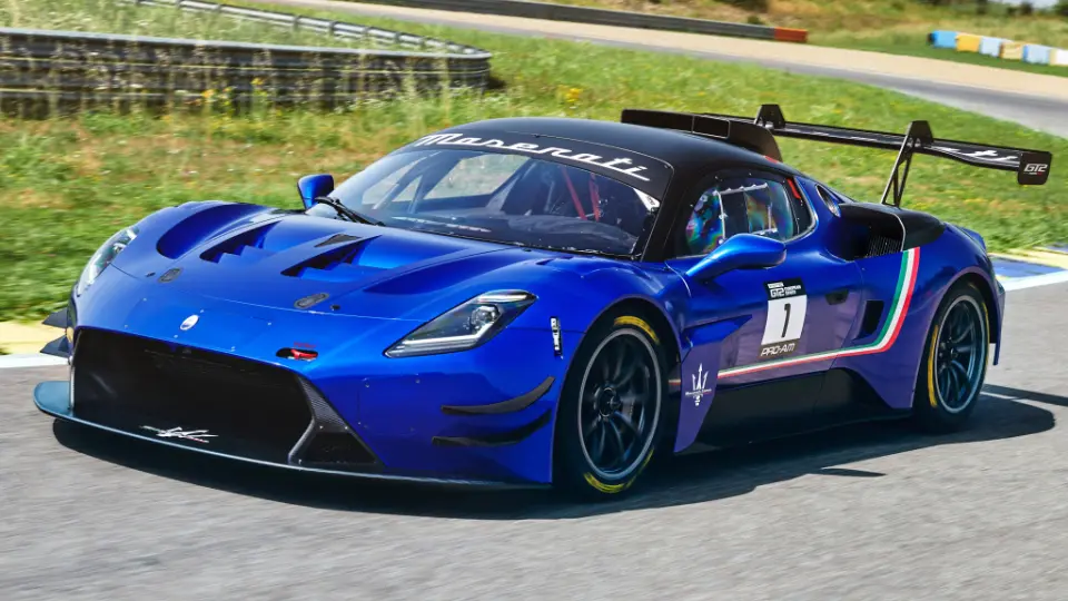 مازراتي MC20 GT2