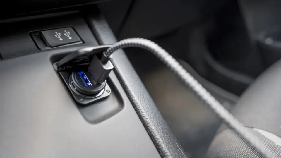 معايب شارژر فندکي خودرو