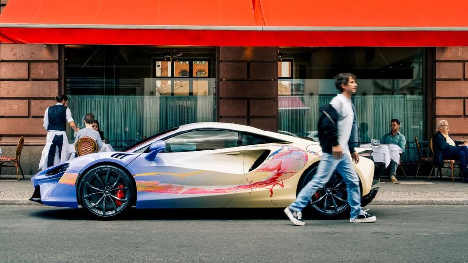 اثر هنری برپایه مک‌لارن آرتورا