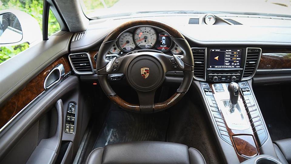 کابین و امکانات پورشه پانامرا توربو