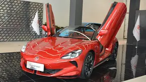 بررسی ام جی سایبرستر فردا موتور (MG Cyberster)
