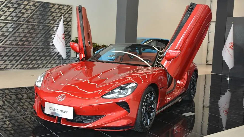 ام جي سايبرستر فردا موتور