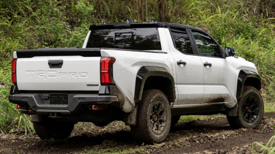 تویوتا تاکوما 2024