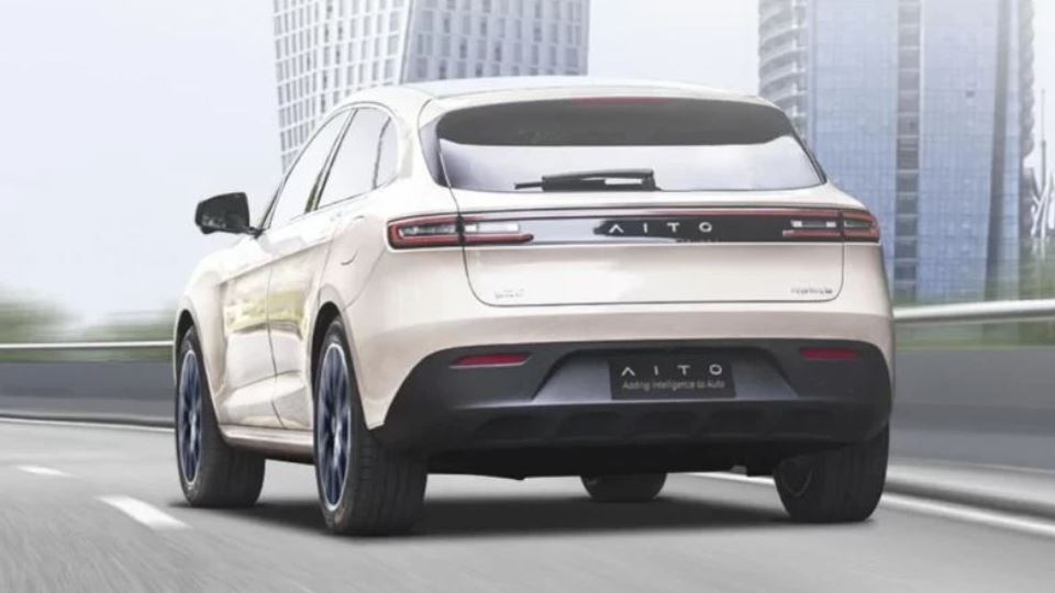 آیتو M5 EV کراس‌اوری برقی از سرس و هواوی