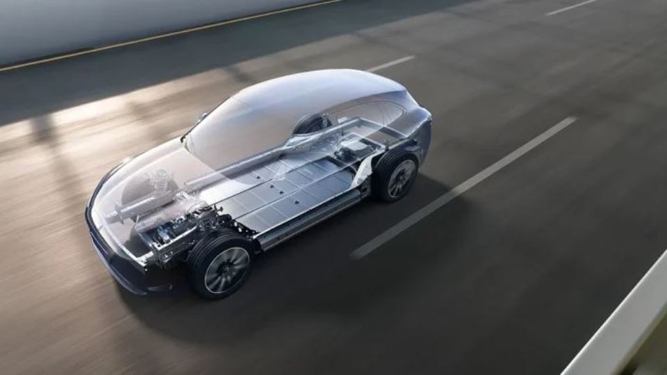 آیتو M5 EV کراس‌اوری برقی از سرس و هواوی