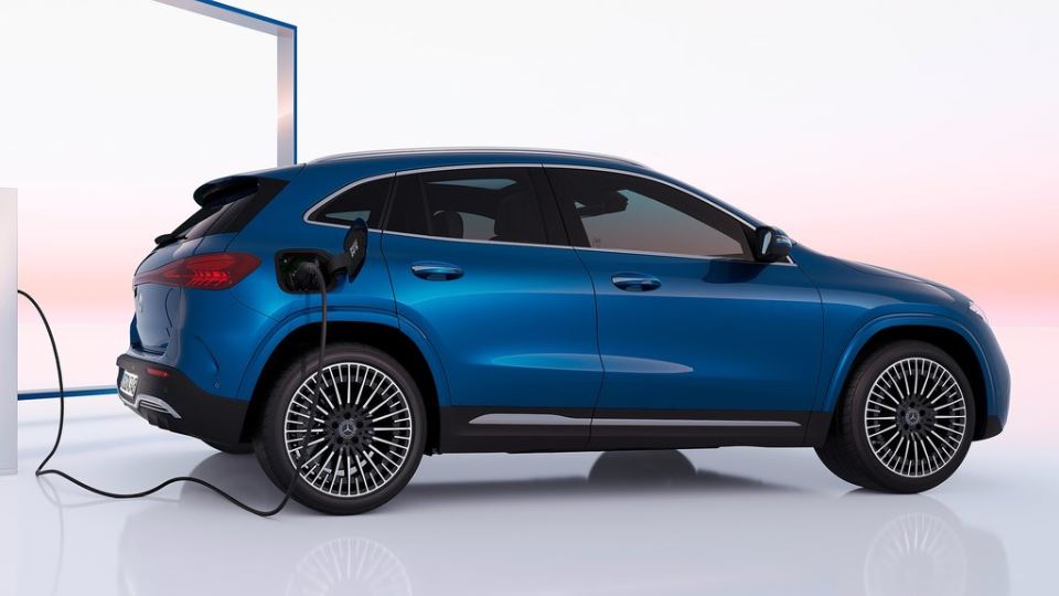 2024 مرسدس بنز EQA