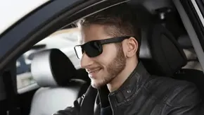 معرفی بهترین عینک آفتابی برای رانندگی منبع سایت باما