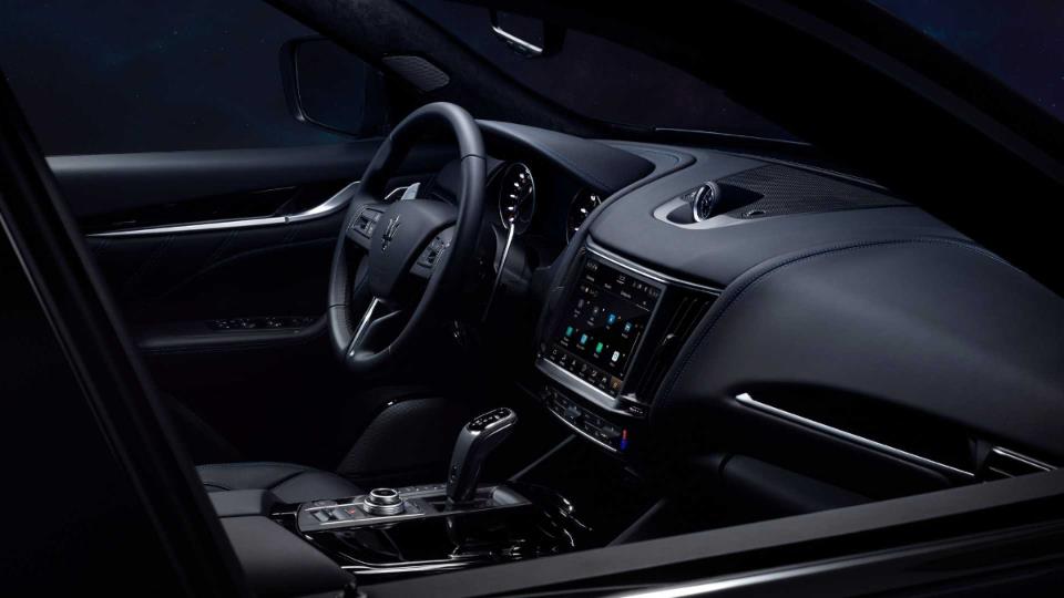 کابین مازراتی لوانته هیبرید مدل 2021