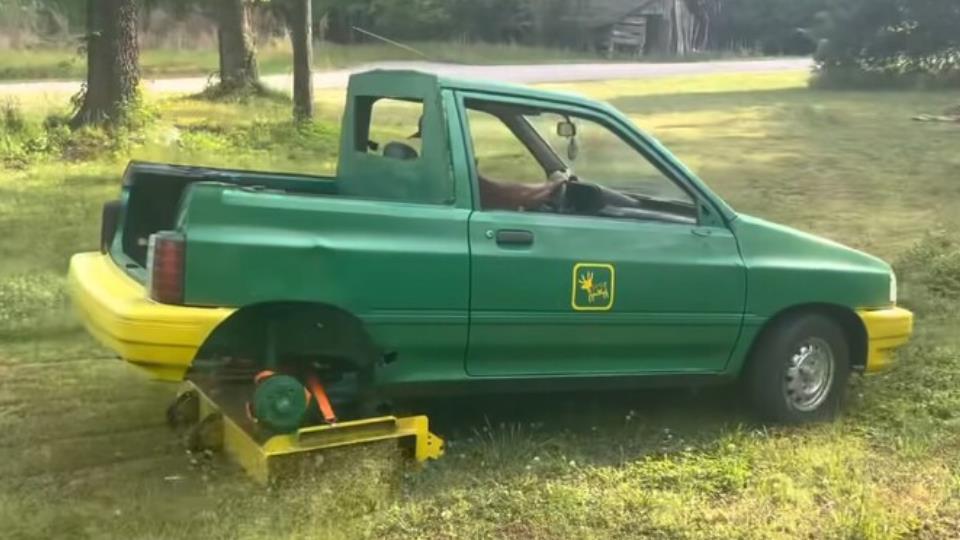 وقتی پراید چمن‌زن می‌شود