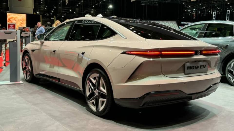 ام جی 9 سدانی برقی برای بازار اروپا