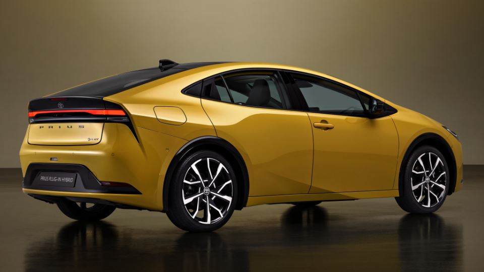 تویوتا پریوس 2023