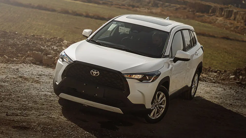 ملاقات با تويوتا کرولا کراس هيبريدي