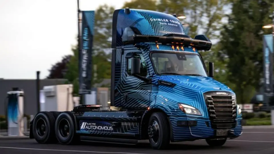 فناوري خودران جديد دايملر براي خودروهاي باري